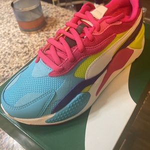 Brand New Never worn Puma sneakers